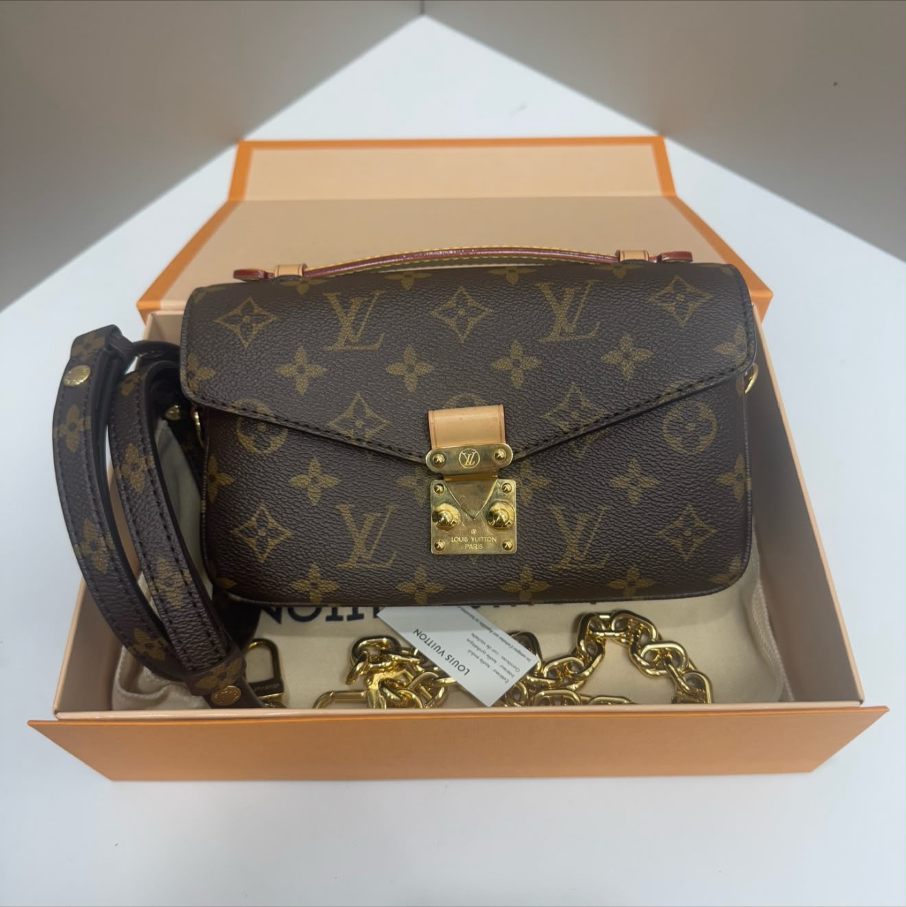 Louis Vuitton Métis East West