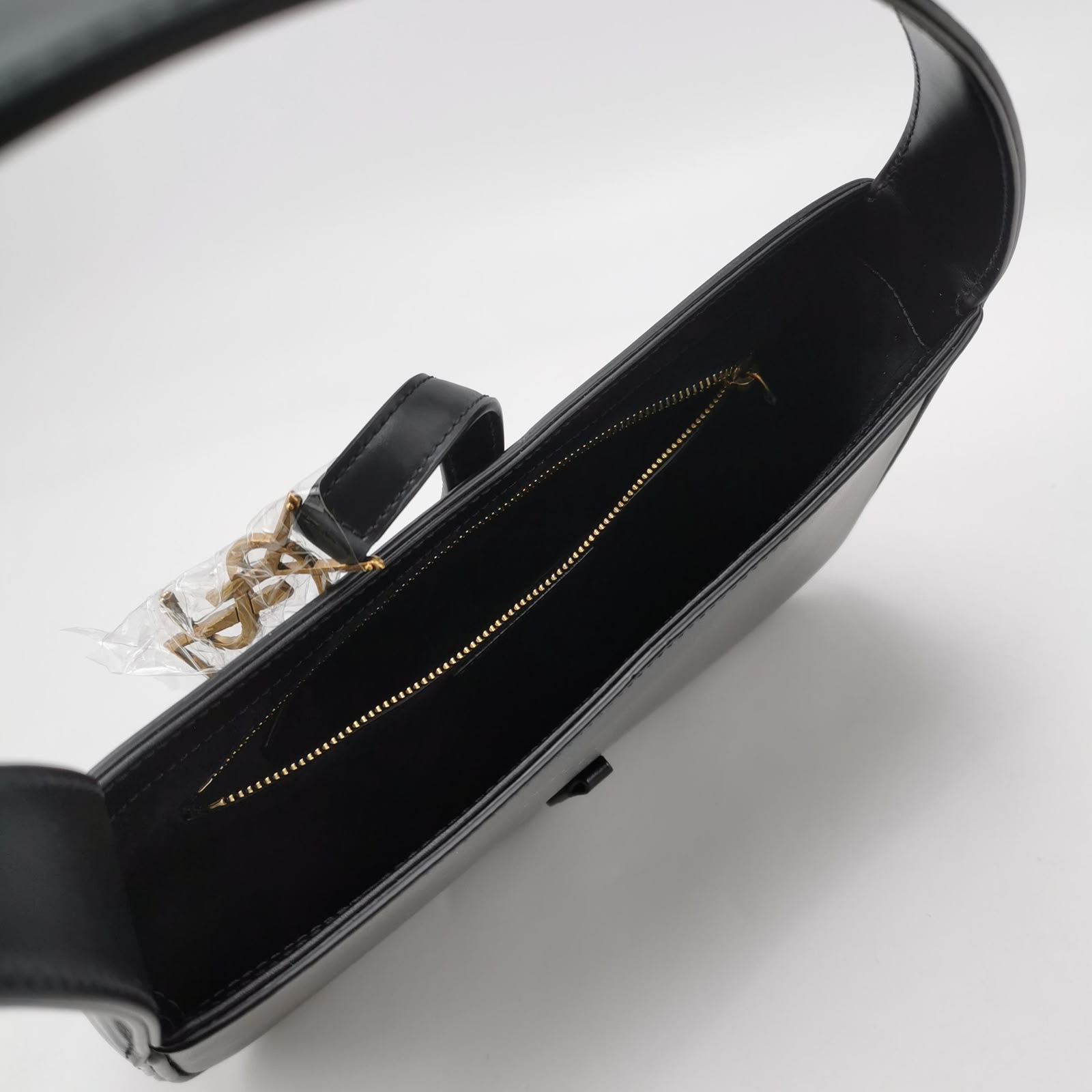 Saint Laurent LE 5 À 7 YSL
